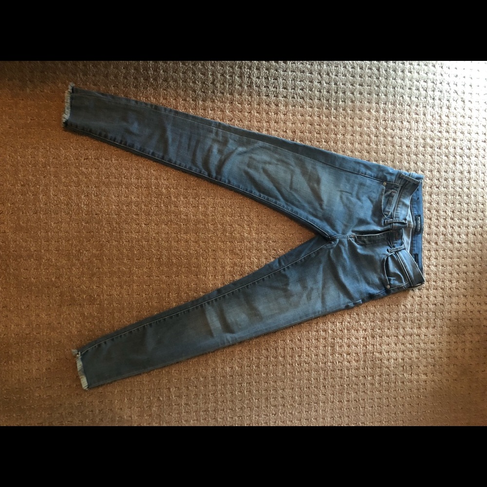 Banana Republic - Light wash, frayed skinny jeans!